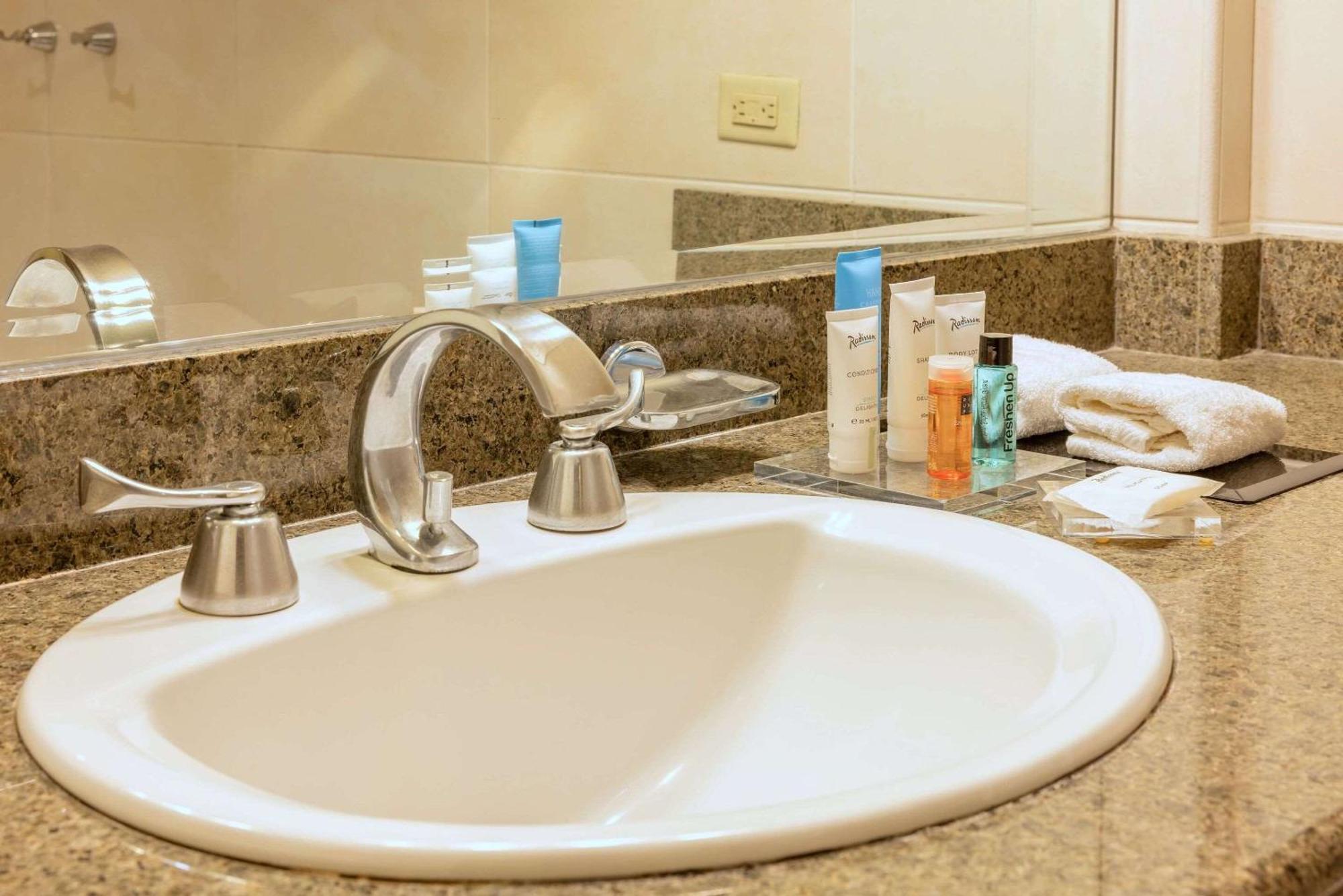 Radisson Canal Hotel 5*
